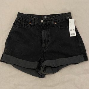 BDG High-Rise Mom Jean Shorts in Black